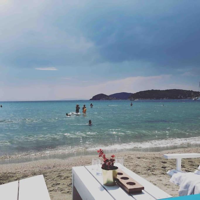 Riviera Beach, Seaside Spacious Apt. أنافيسوس المظهر الخارجي الصورة